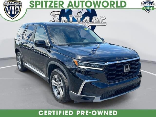 2023 Honda Pilot EX-L w/Rear Captain's Chairs