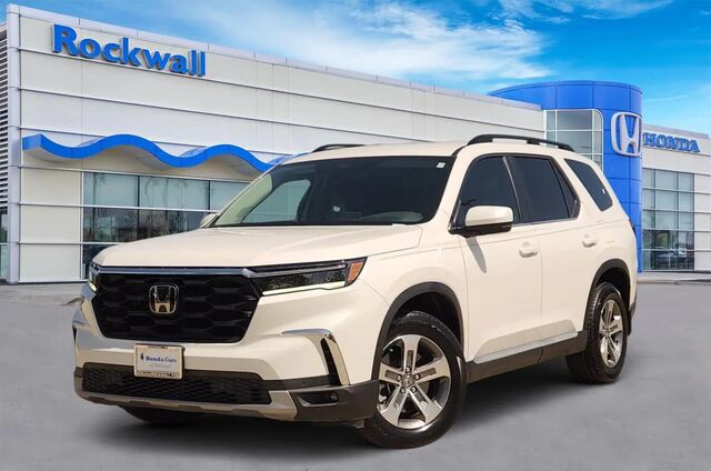 2024 Honda Pilot EX-L w/Rear Captain's Chairs