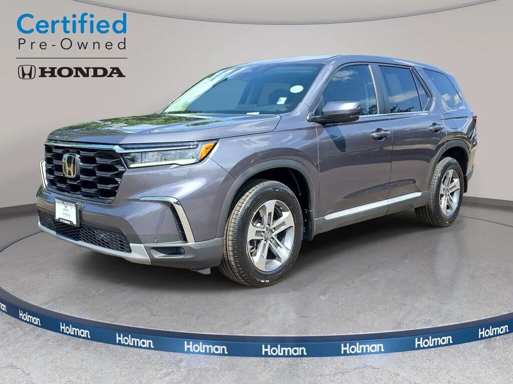 2024 Honda Pilot EX-L w/Rear Captain's Chairs — photo 1 of 24