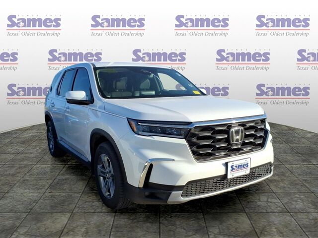 2023 Honda Pilot EX-L w/Rear Captain's Chairs