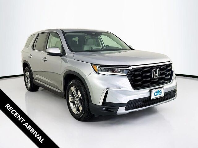 2024 Honda Pilot EX-L w/Rear Captain's Chairs