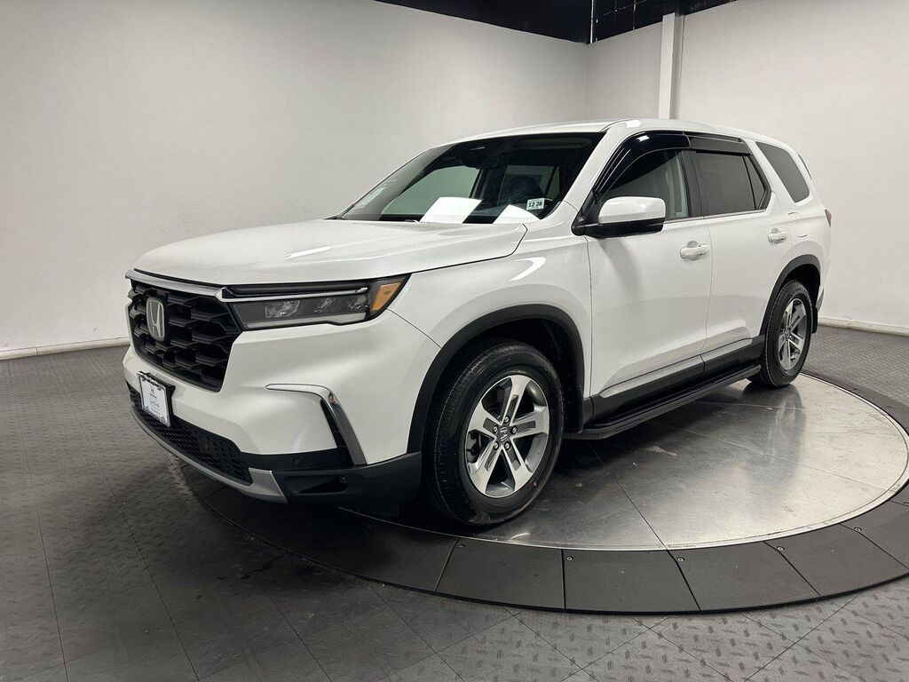 2024 Honda Pilot AWD EX-L 7P — photo 1 of 7