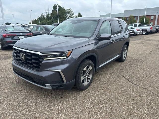 2023 Honda Pilot EX-L w/Rear Captain's Chairs