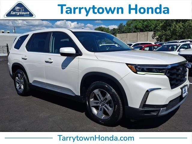 2024 Honda Pilot EX-L w/Rear Captain's Chairs