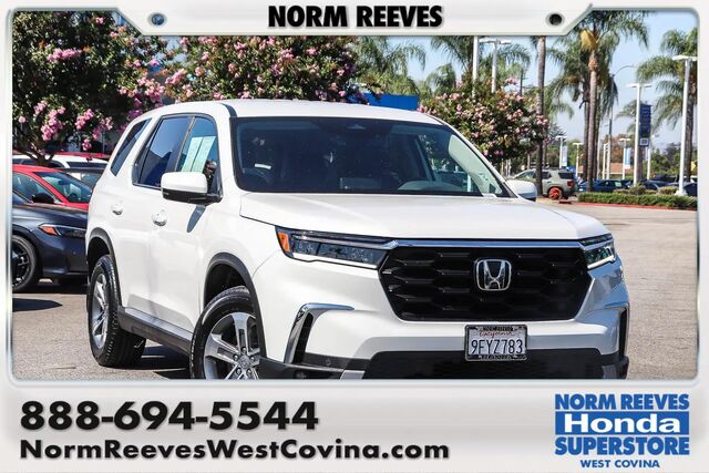 2023 Honda Pilot EX-L w/Rear Captain's Chairs