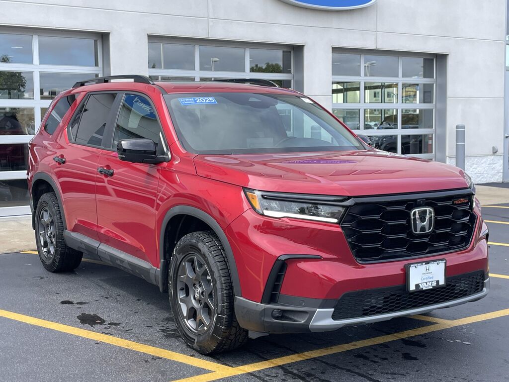 2025 Honda Pilot TrailSport — photo 1 of 13