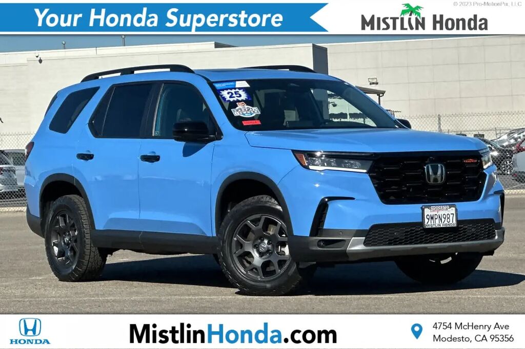 2025 Honda Pilot TrailSport — photo 1 of 12