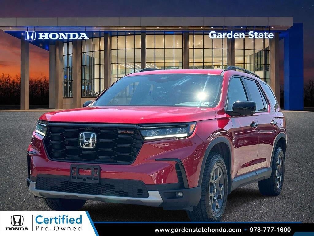 2023 Honda Pilot TrailSport — photo 1 of 13