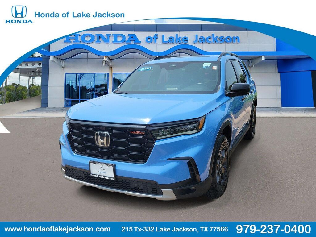 2023 Honda Pilot TrailSport — photo 1 of 11