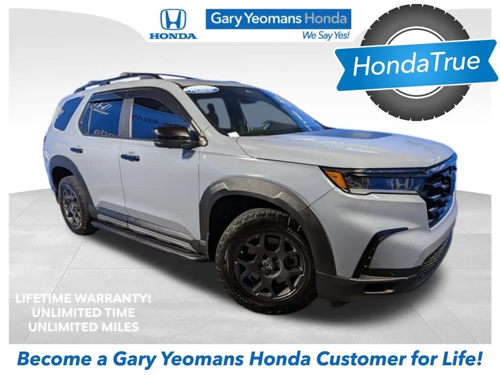 2023 Honda Pilot TrailSport — photo 1 of 10