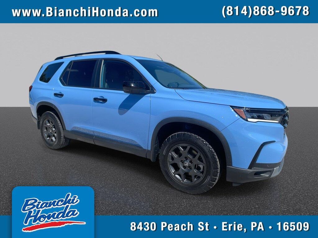 2025 Honda Pilot TrailSport — photo 1 of 13
