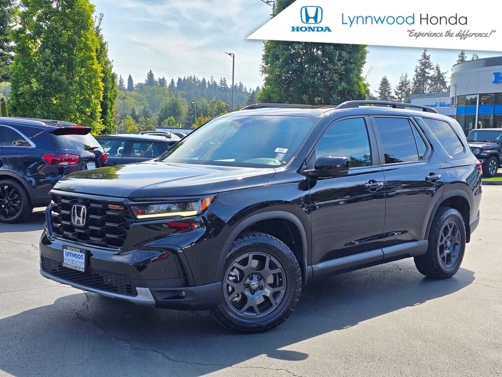 2025 Honda Pilot AWD TrailSport — photo 1 of 7