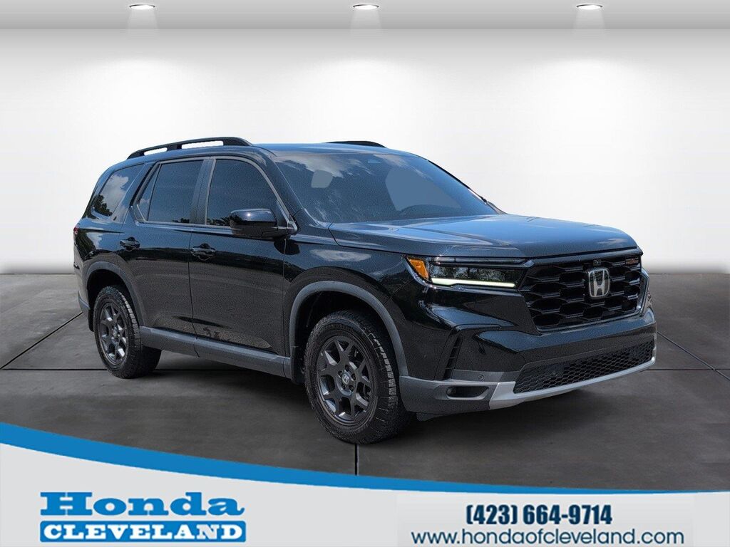 2025 Honda Pilot TrailSport — photo 1 of 13