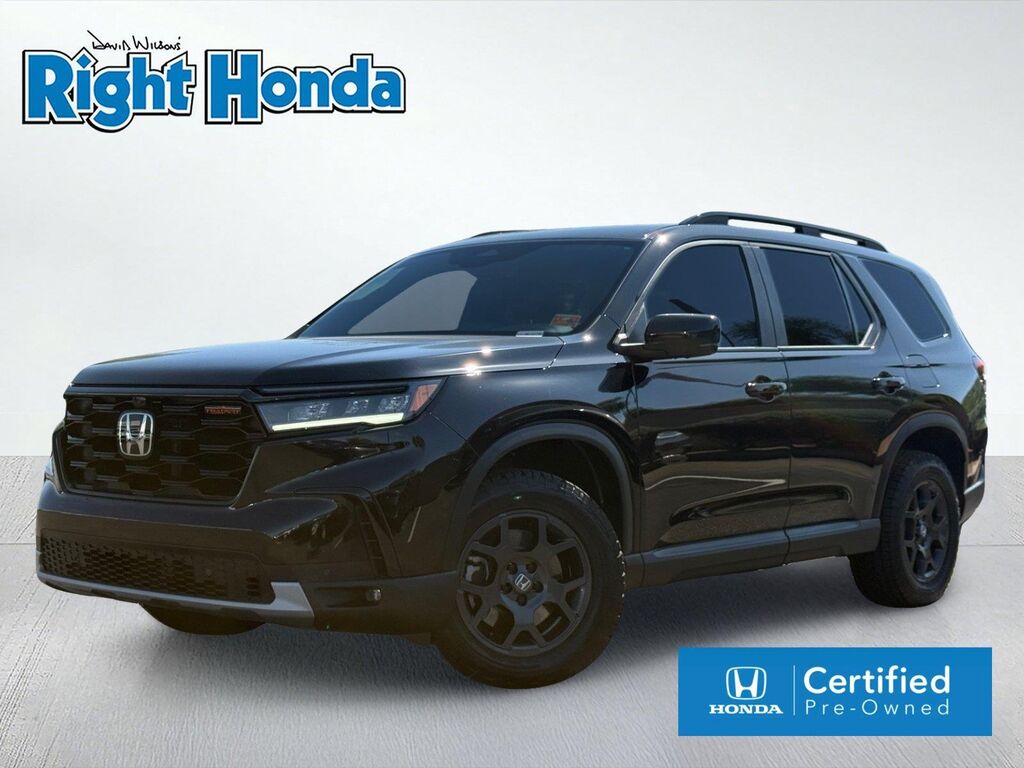 2025 Honda Pilot TrailSport — photo 1 of 11