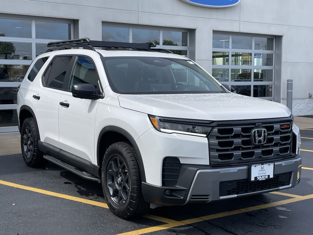 2026 Honda Pilot AWD TrailSport — photo 1 of 7
