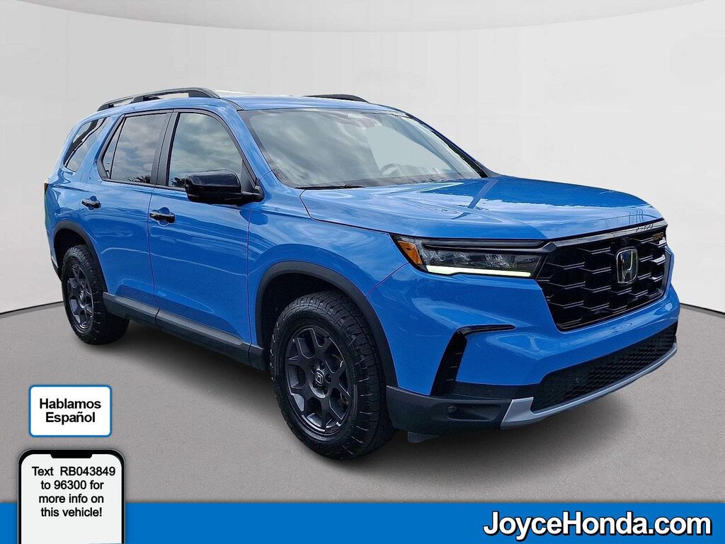 2024 Honda Pilot TrailSport — photo 1 of 13