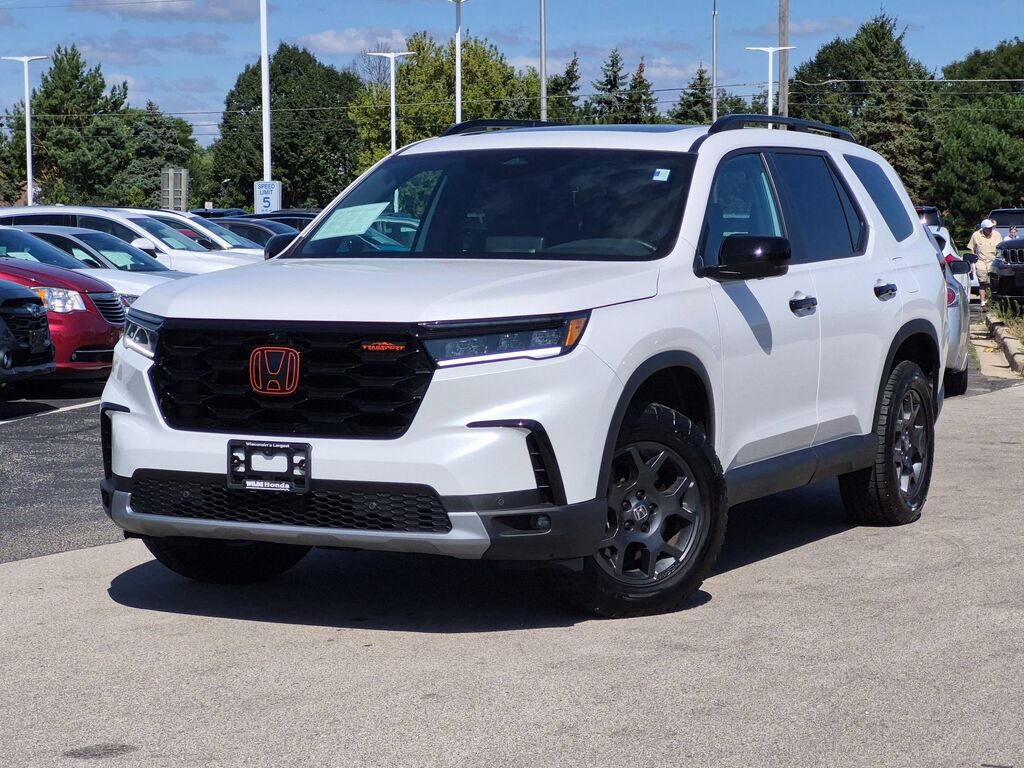 2025 Honda Pilot AWD TrailSport — photo 1 of 7