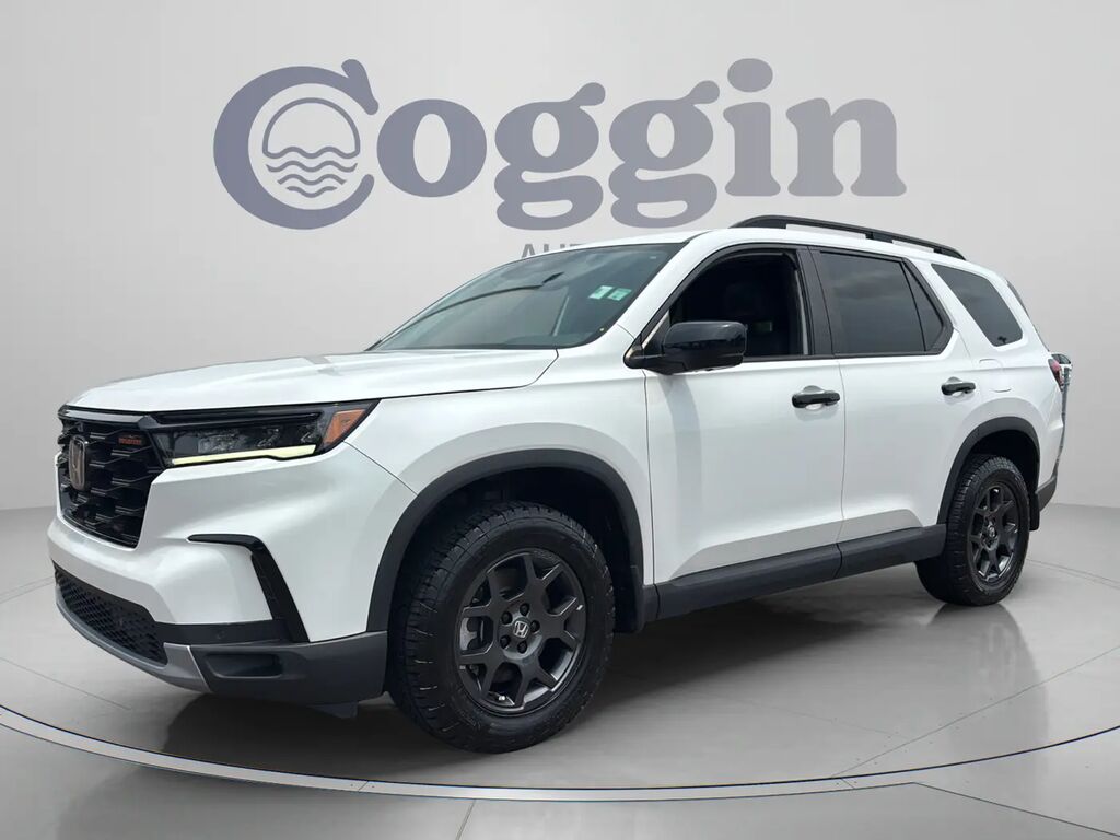 2025 Honda Pilot TrailSport — photo 1 of 13