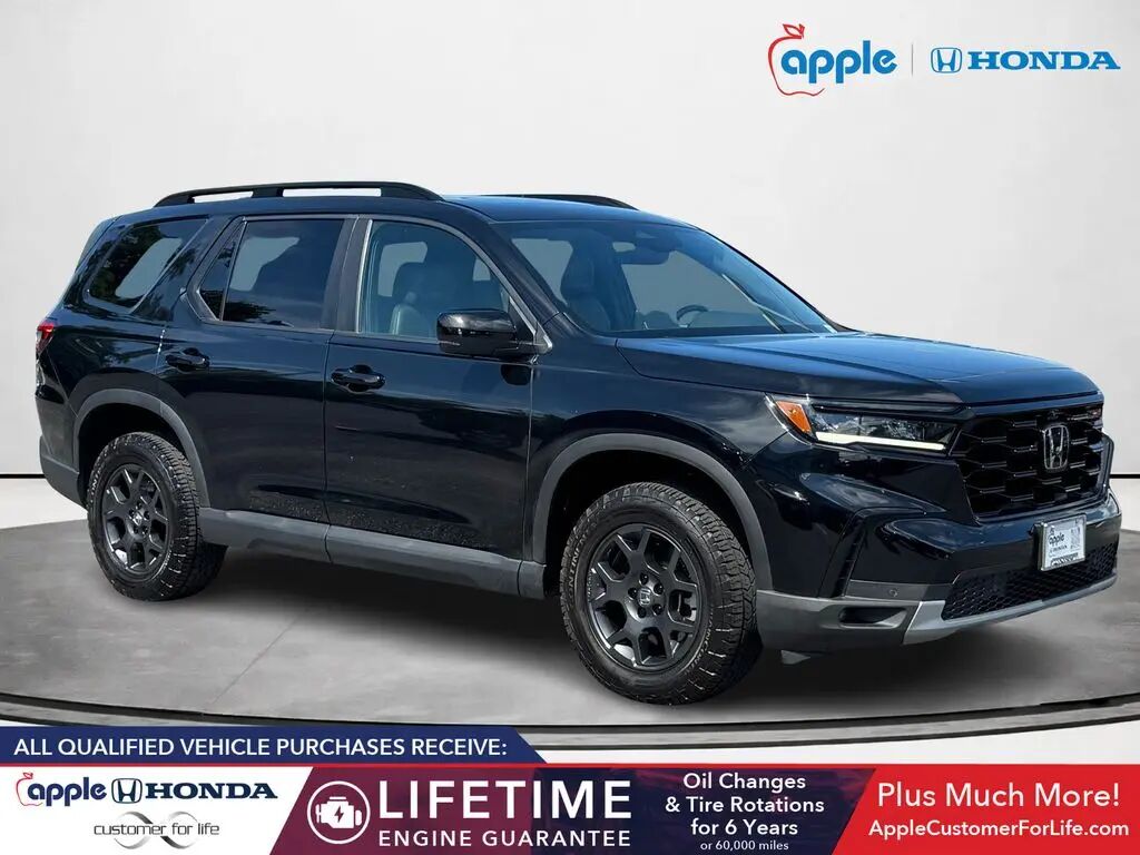 2025 Honda Pilot TrailSport — photo 1 of 13