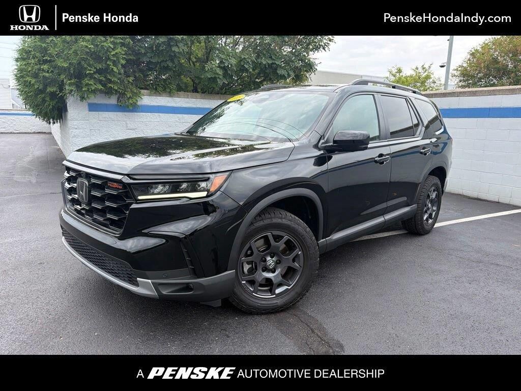 2025 Honda Pilot TrailSport — photo 1 of 13