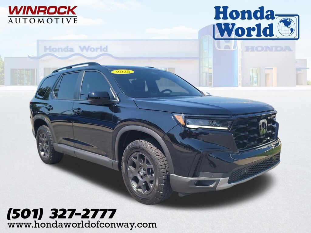 2025 Honda Pilot AWD TrailSport — photo 1 of 7