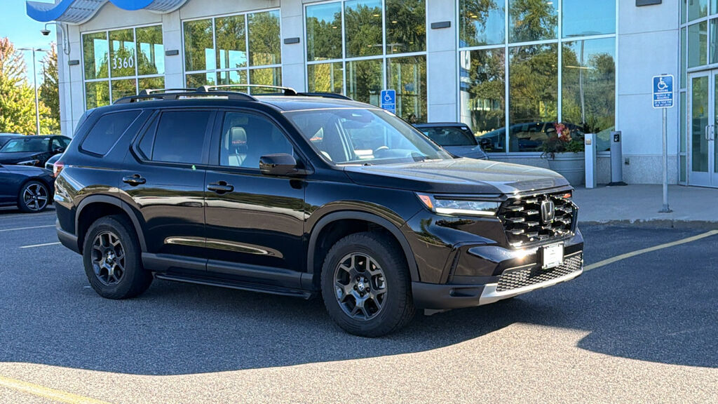 2025 Honda Pilot AWD TrailSport — photo 1 of 7
