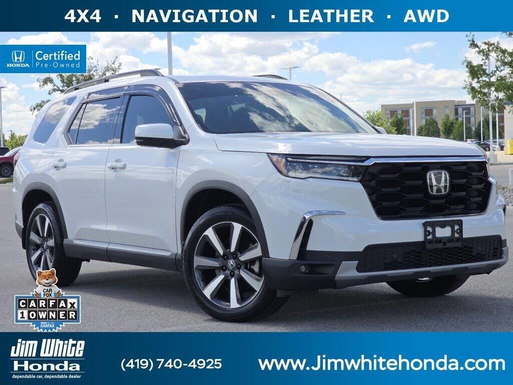 2024 Honda Pilot Touring — photo 1 of 1