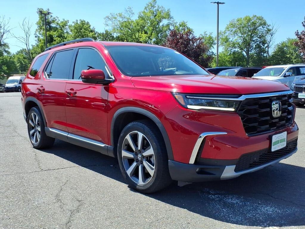 2024 Honda Pilot Touring — photo 1 of 26