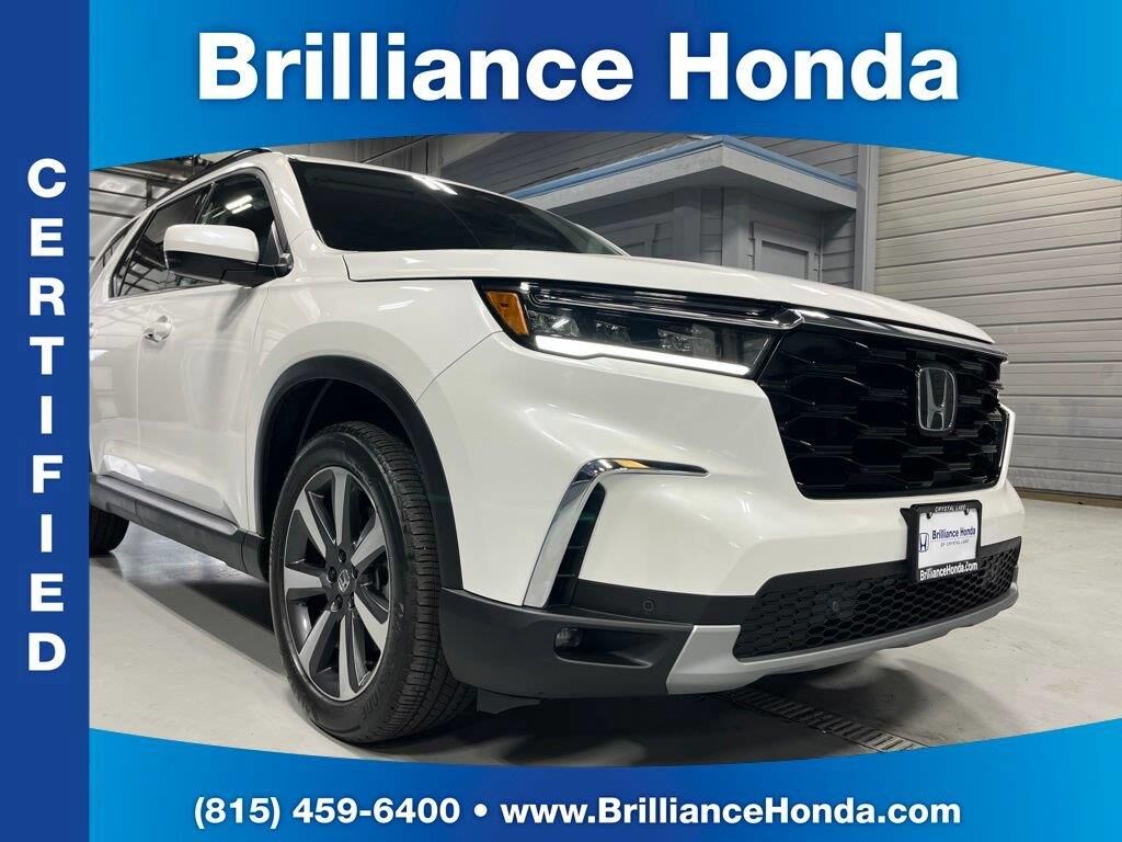 2025 Honda Pilot Touring — photo 1 of 13