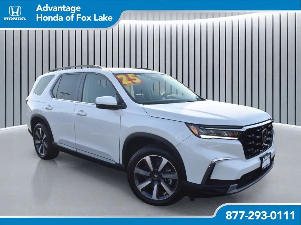 2025 Honda Pilot Touring — photo 1 of 13