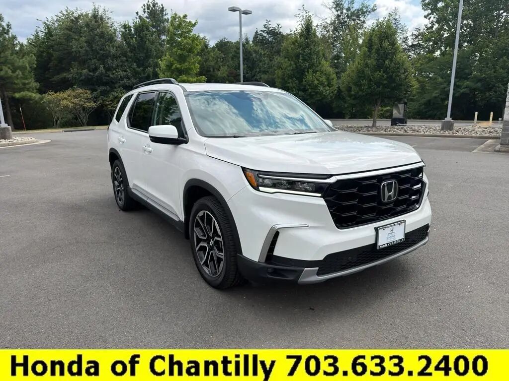 2025 Honda Pilot Touring+ — photo 1 of 1