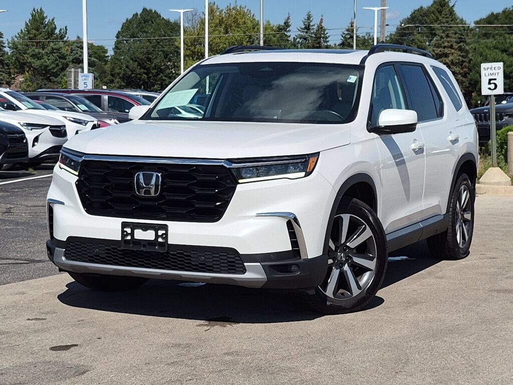 2024 Honda Pilot AWD TRG — photo 1 of 7
