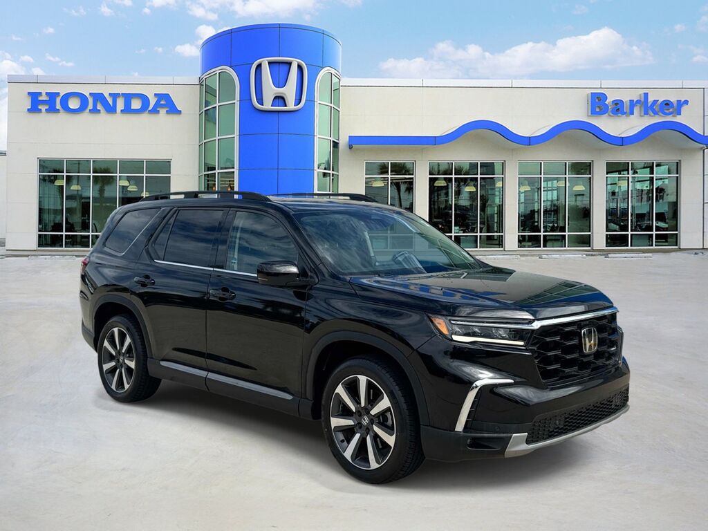 2024 Honda Pilot AWD TRG — photo 1 of 7
