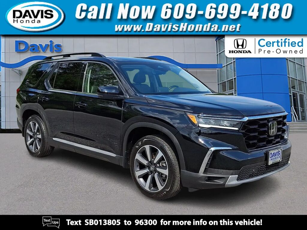 2025 Honda Pilot Touring — photo 1 of 13
