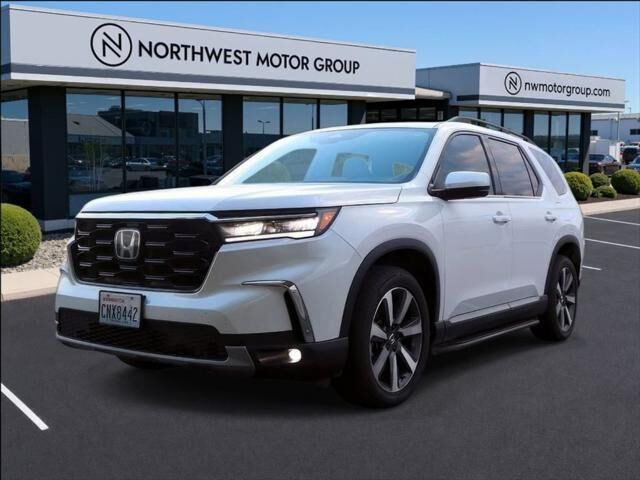 2025 Honda Pilot Touring — photo 1 of 4