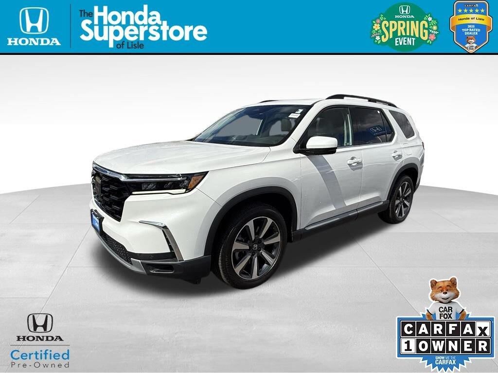 2023 Honda Pilot Touring — photo 1 of 7