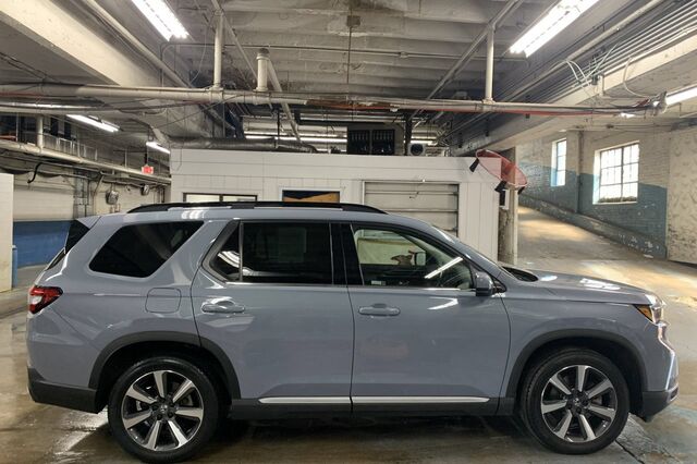 2023 Honda Pilot AWD TRG