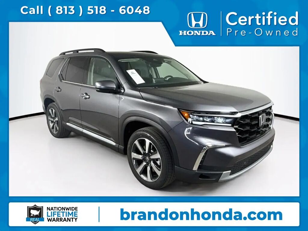 2025 Honda Pilot Touring — photo 1 of 9