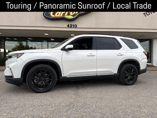 2025 Honda Pilot Touring — photo 1 of 13