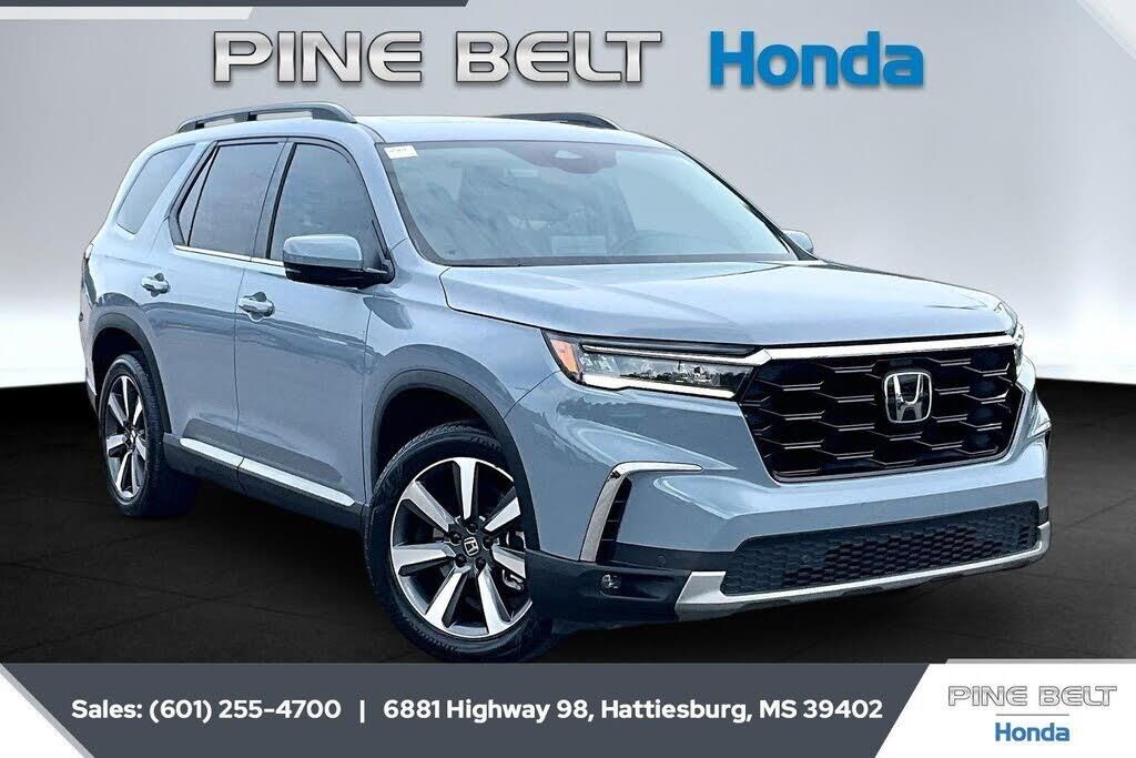 2024 Honda Pilot Touring — photo 1 of 1