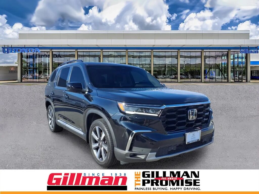 2023 Honda Pilot Touring — photo 1 of 13