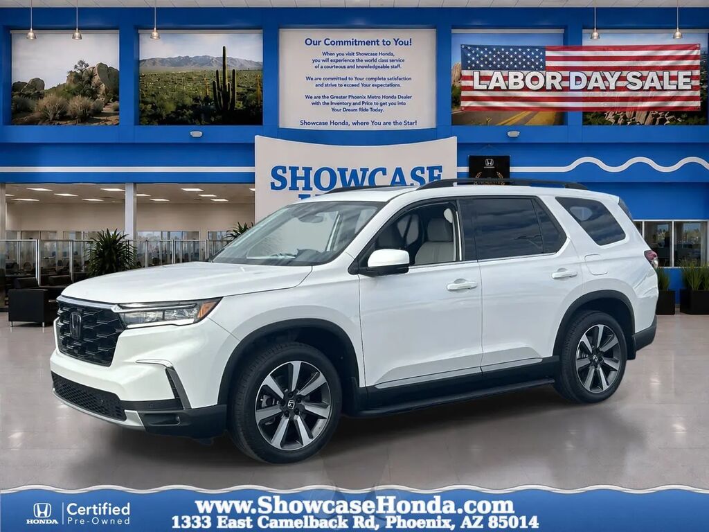 2024 Honda Pilot Touring — photo 1 of 13
