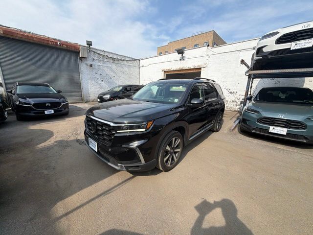 2023 Honda Pilot AWD TRG
