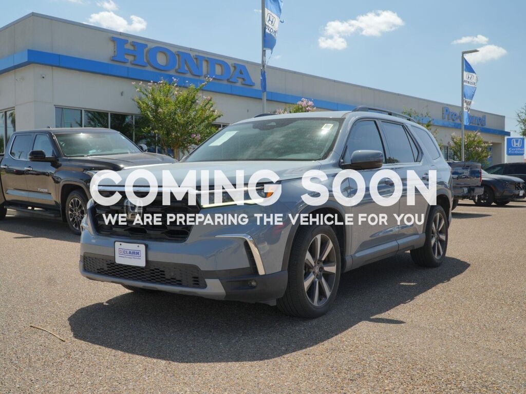 2024 Honda Pilot Touring — photo 1 of 13