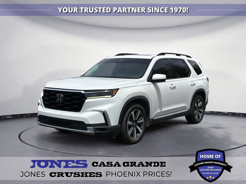 2023 Honda Pilot Touring — photo 1 of 13
