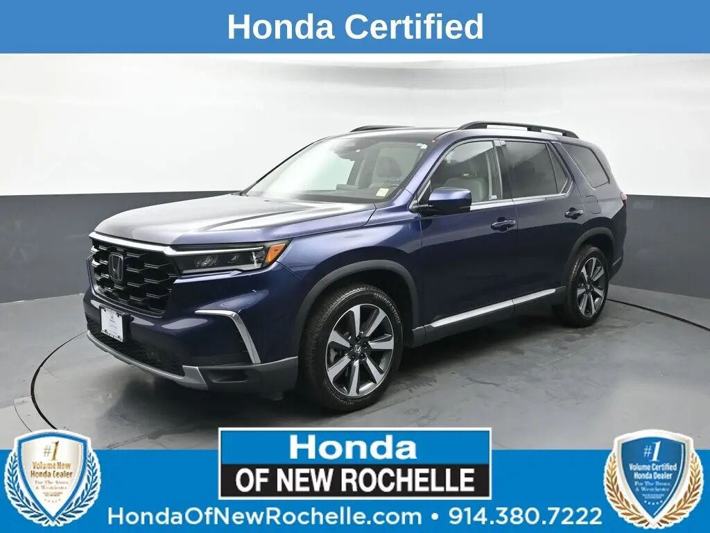 2024 Honda Pilot Touring — photo 1 of 11