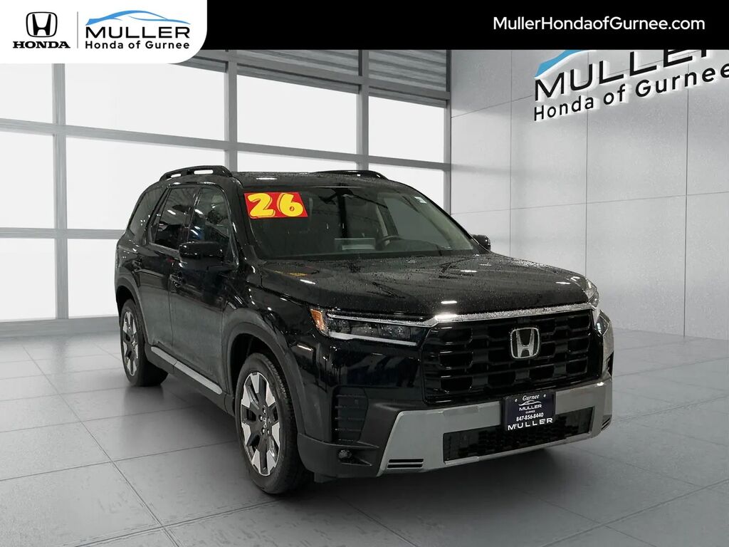 2026 Honda Pilot Touring — photo 1 of 13