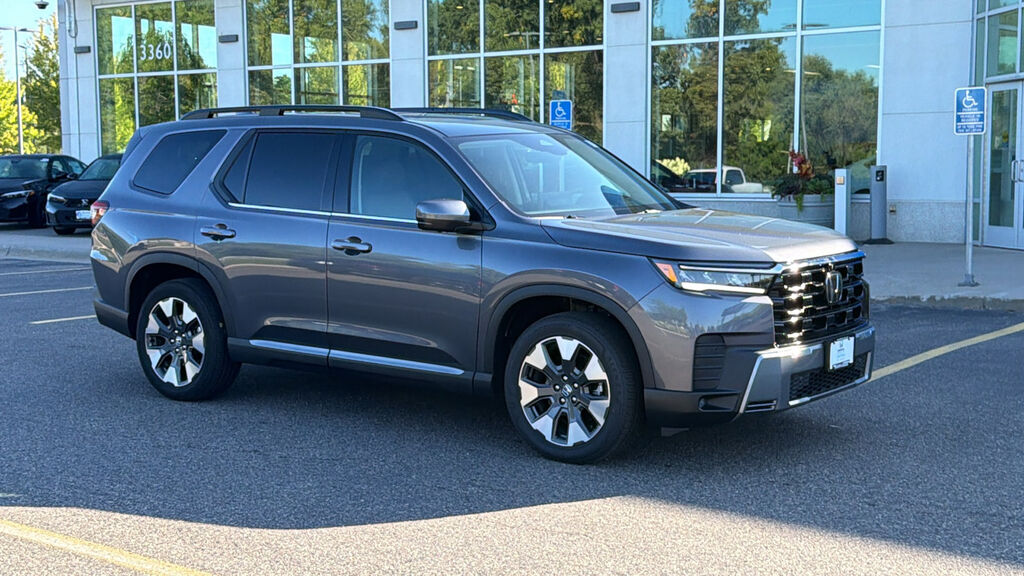 2026 Honda Pilot AWD Touring — photo 1 of 7