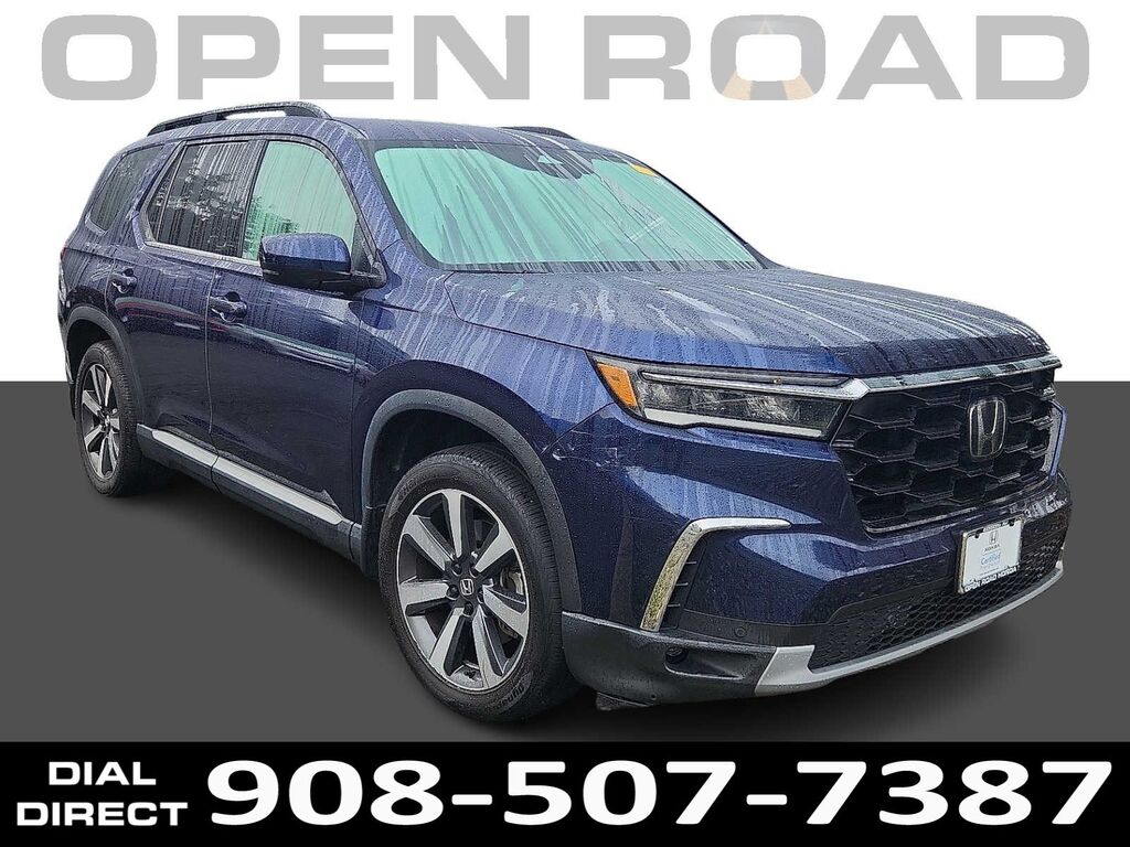 2023 Honda Pilot AWD TRG — photo 1 of 4