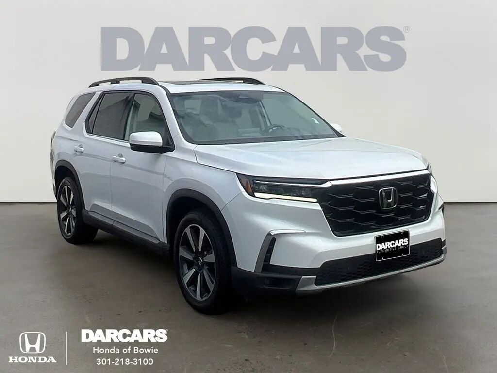 2024 Honda Pilot Touring — photo 1 of 13